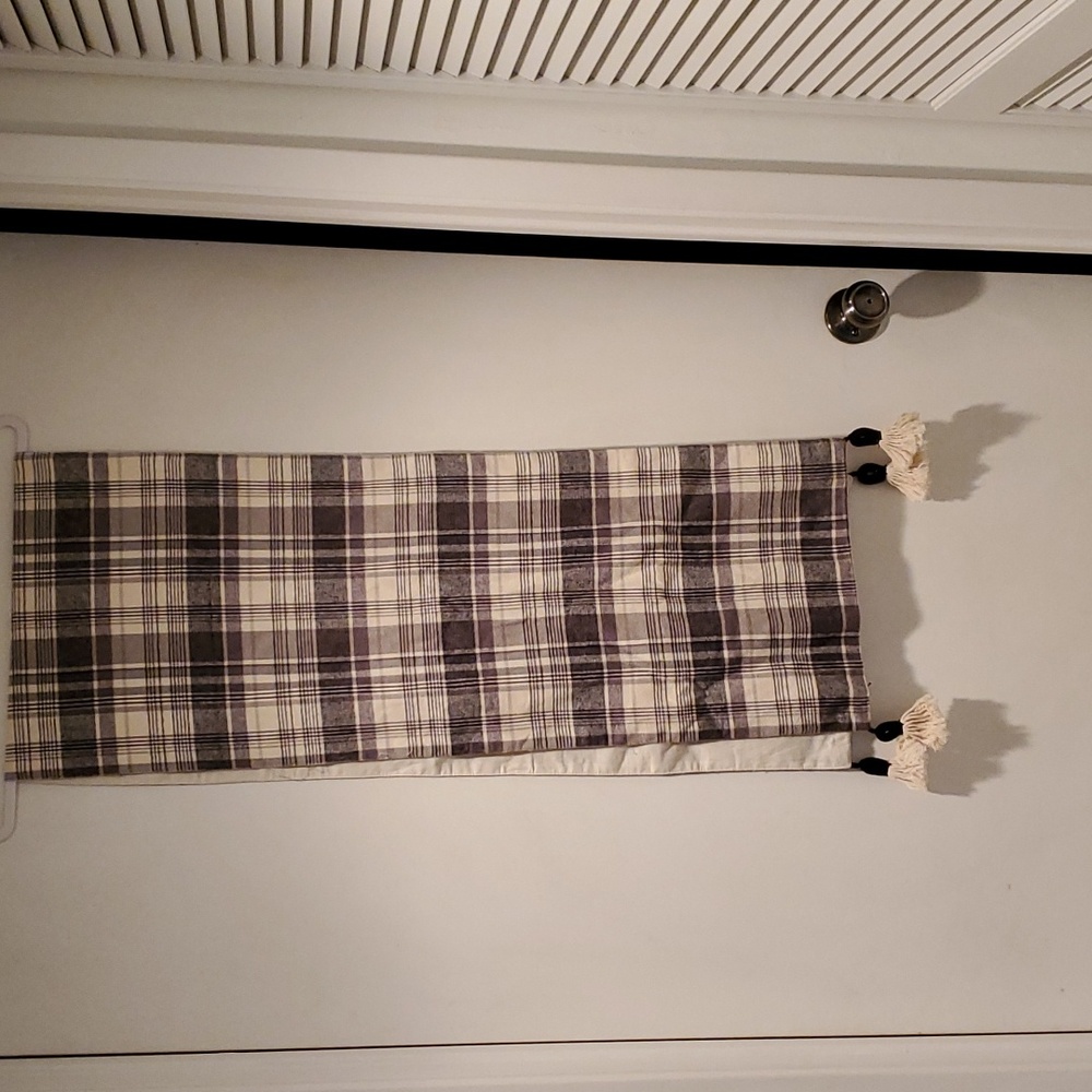 Pier 1 Table Runner Gray/Cream/Black Plaid With Fluffy Tassels At Ends